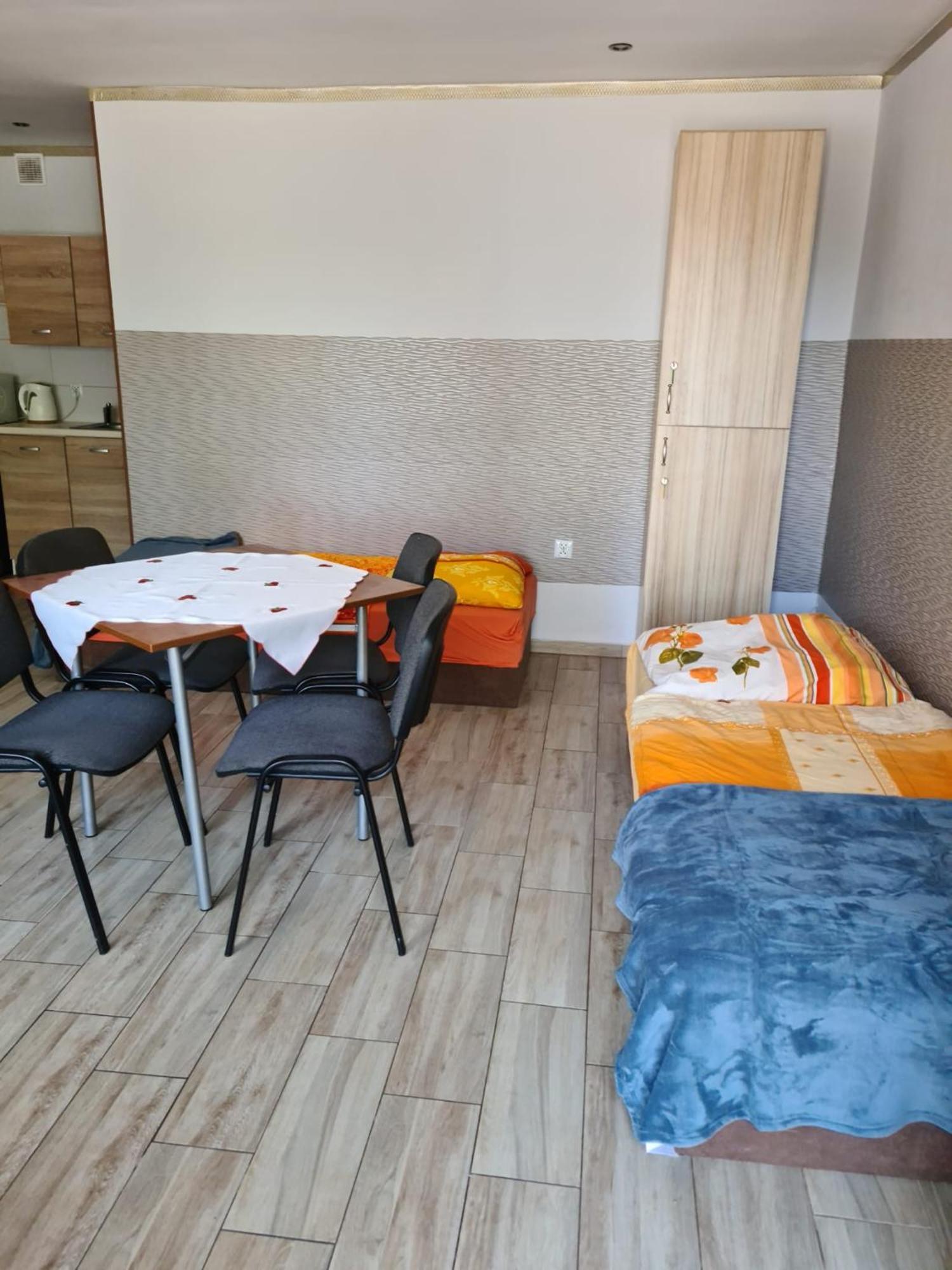 Alfa Noclegi Jędrzejów Exterior foto